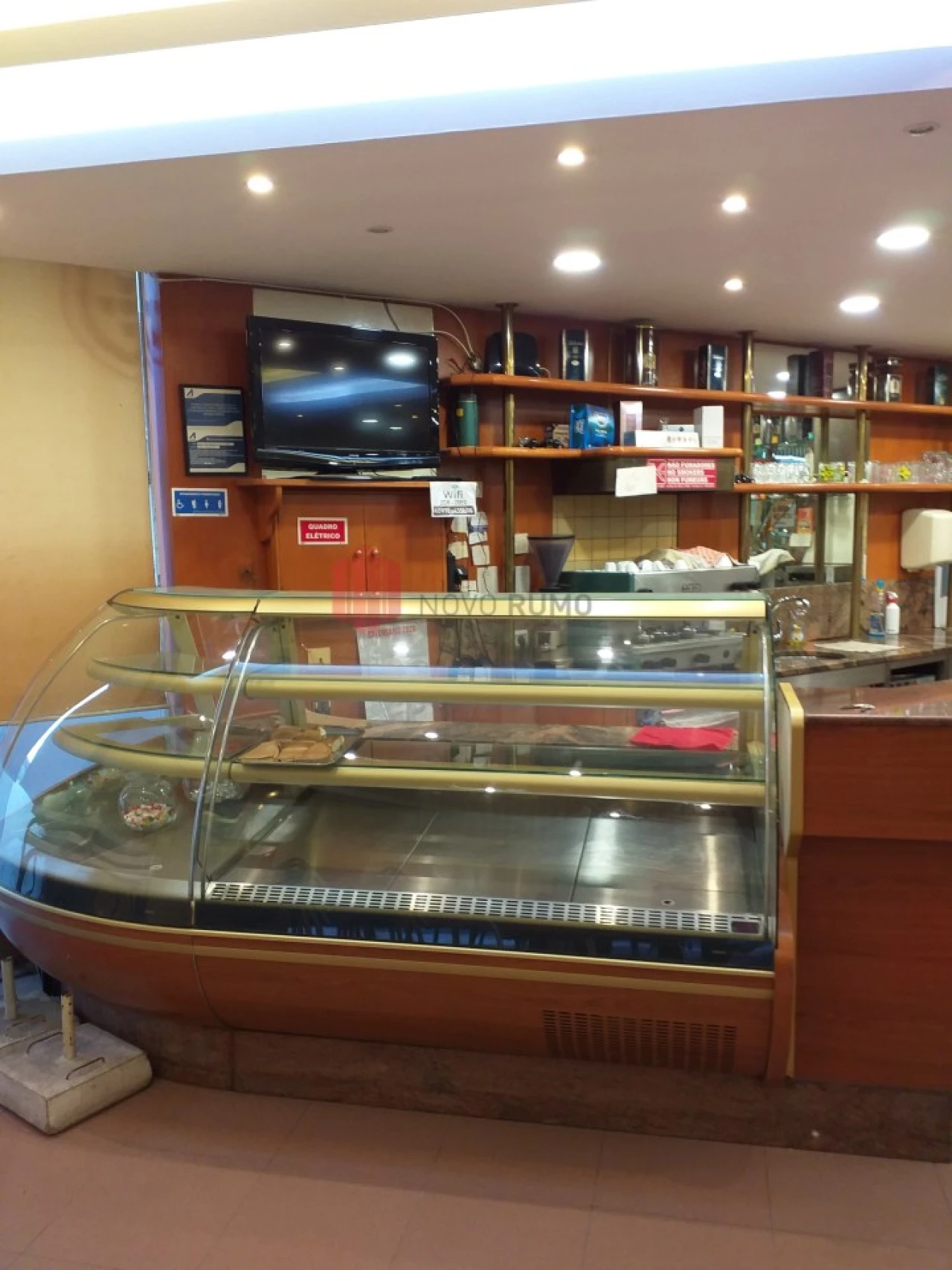 Negócio para Cedência de Quotas em Mafamude e Vilar do Paraíso Foto 2