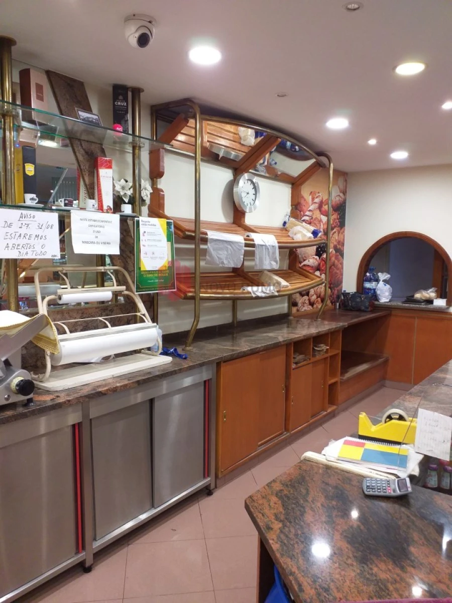 Negócio para Cedência de Quotas em Mafamude e Vilar do Paraíso Foto 7