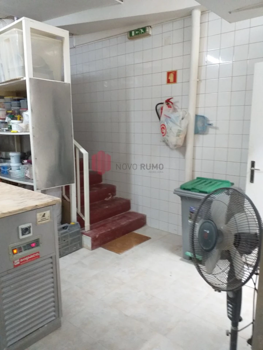 Negócio para Cedência de Quotas em Mafamude e Vilar do Paraíso Foto 14