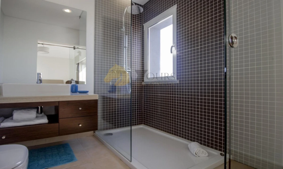 Moradia T3 para Venda em Arco da Calheta Foto 15