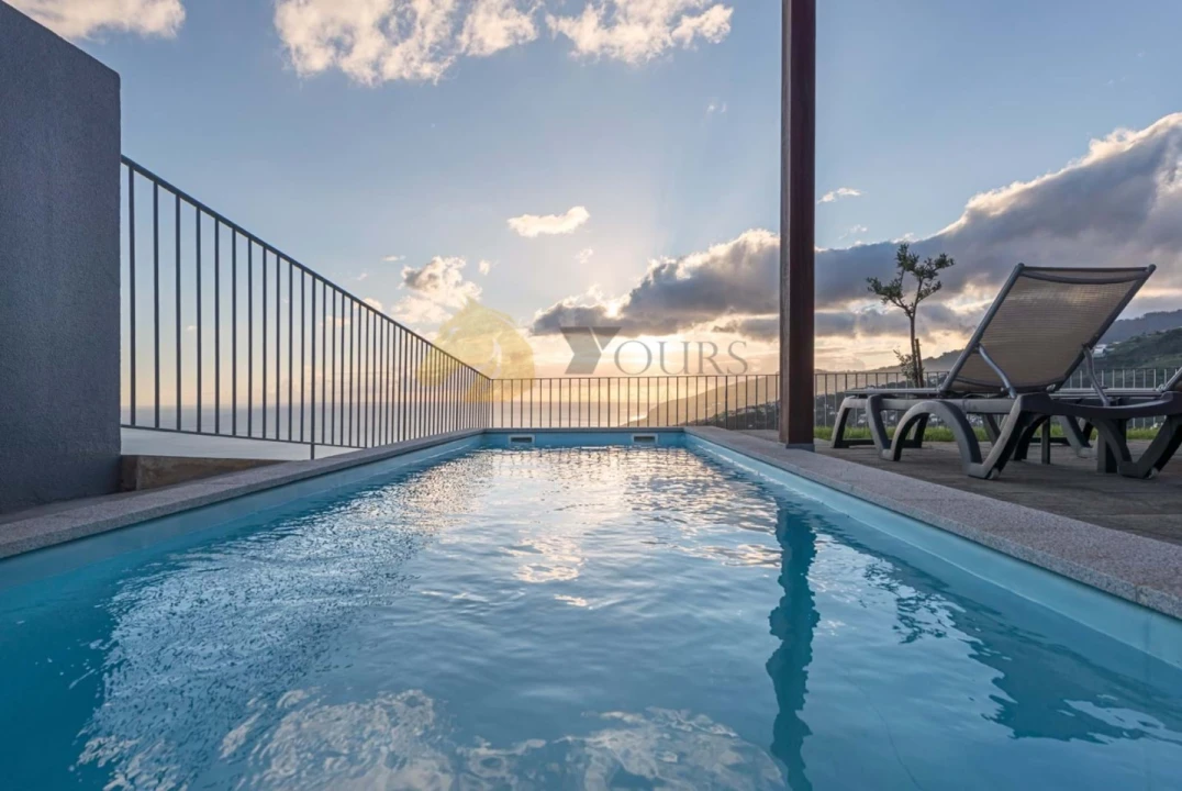 Moradia T3 para Venda em Arco da Calheta Foto 1