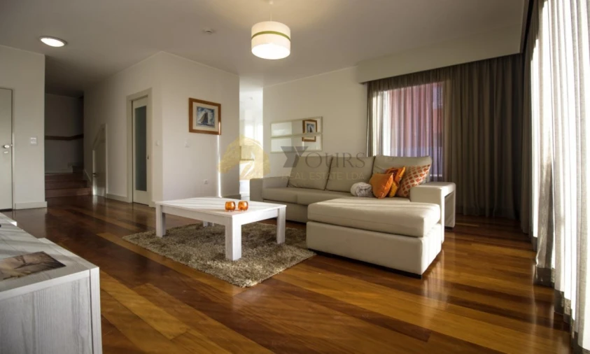 Moradia T3 para Venda em Arco da Calheta Foto 7