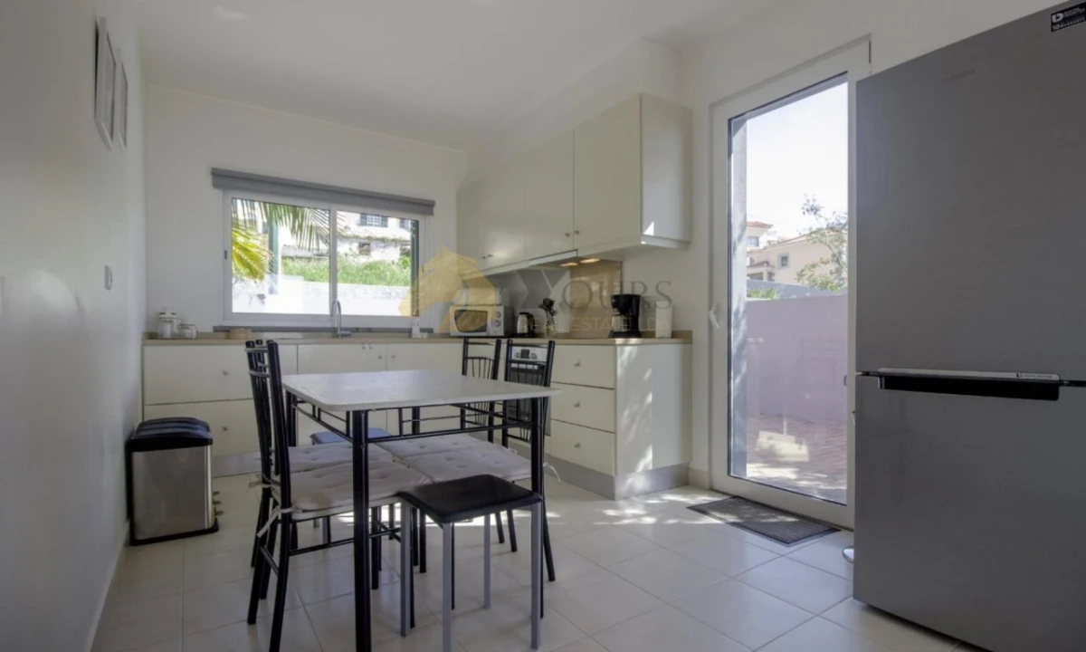 Moradia T3 para Venda em Arco da Calheta Foto 16