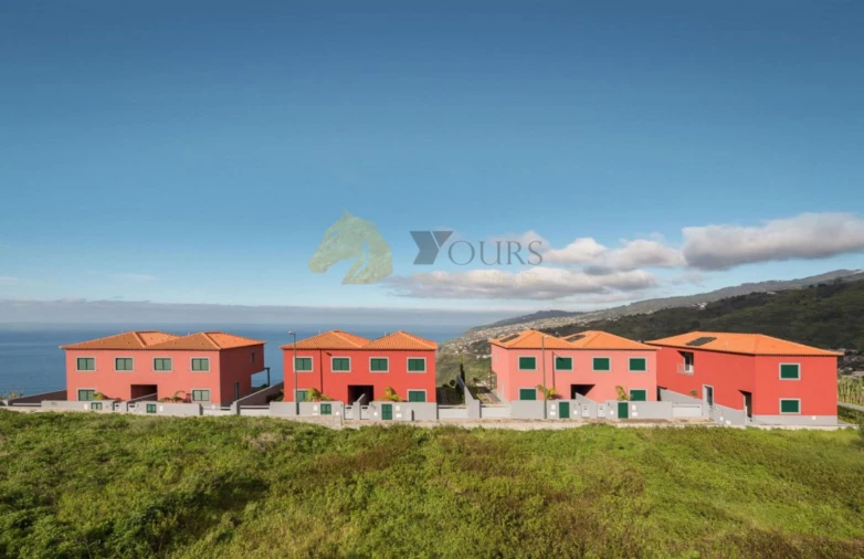 Moradia T3 para Venda em Arco da Calheta Foto 5