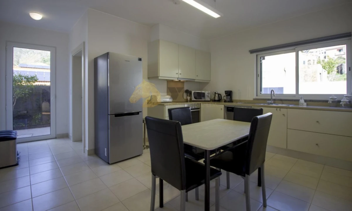 Moradia T3 para Venda em Arco da Calheta Foto 17