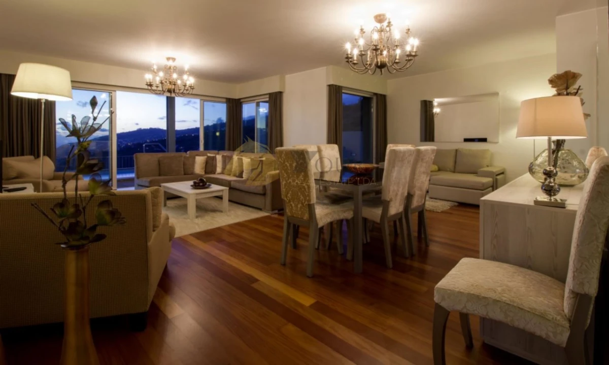 Moradia T3 para Venda em Arco da Calheta Foto 16