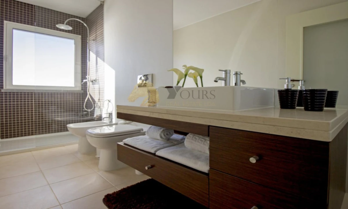 Moradia T3 para Venda em Arco da Calheta Foto 20