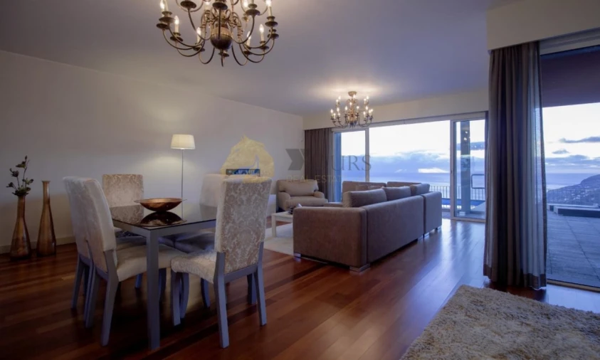 Moradia T3 para Venda em Arco da Calheta Foto 10