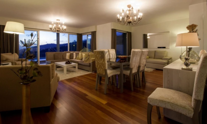 Moradia T3 para Venda em Arco da Calheta Foto 16