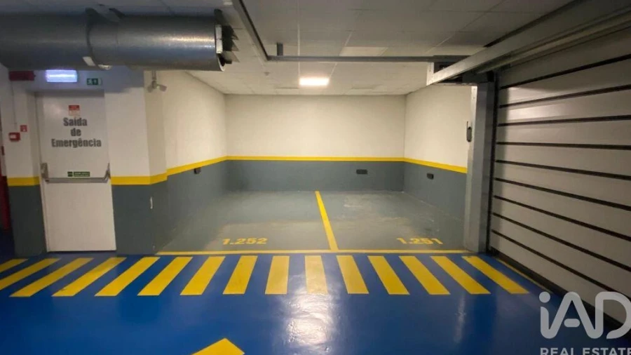 Garagem para Venda em Avenidas Novas