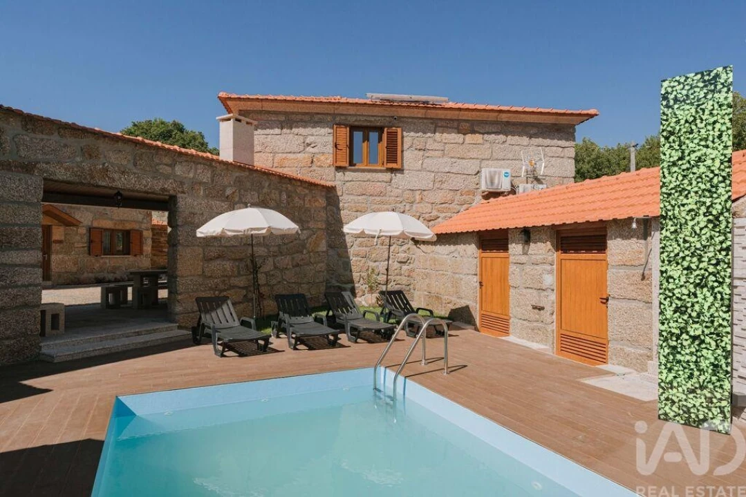 Moradia T7 para Venda em Livração Foto 1