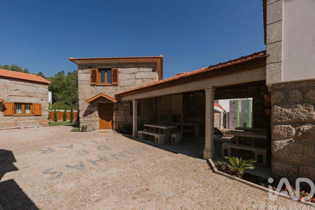 Moradia T7 para Venda em Livração Foto 9