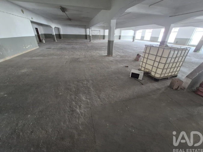 Armazém para Venda em Amora Foto 4