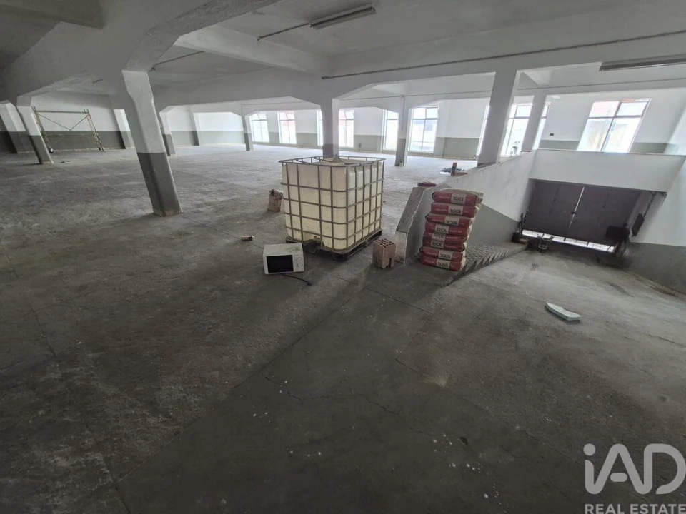 Armazém para Venda em Amora Foto 5