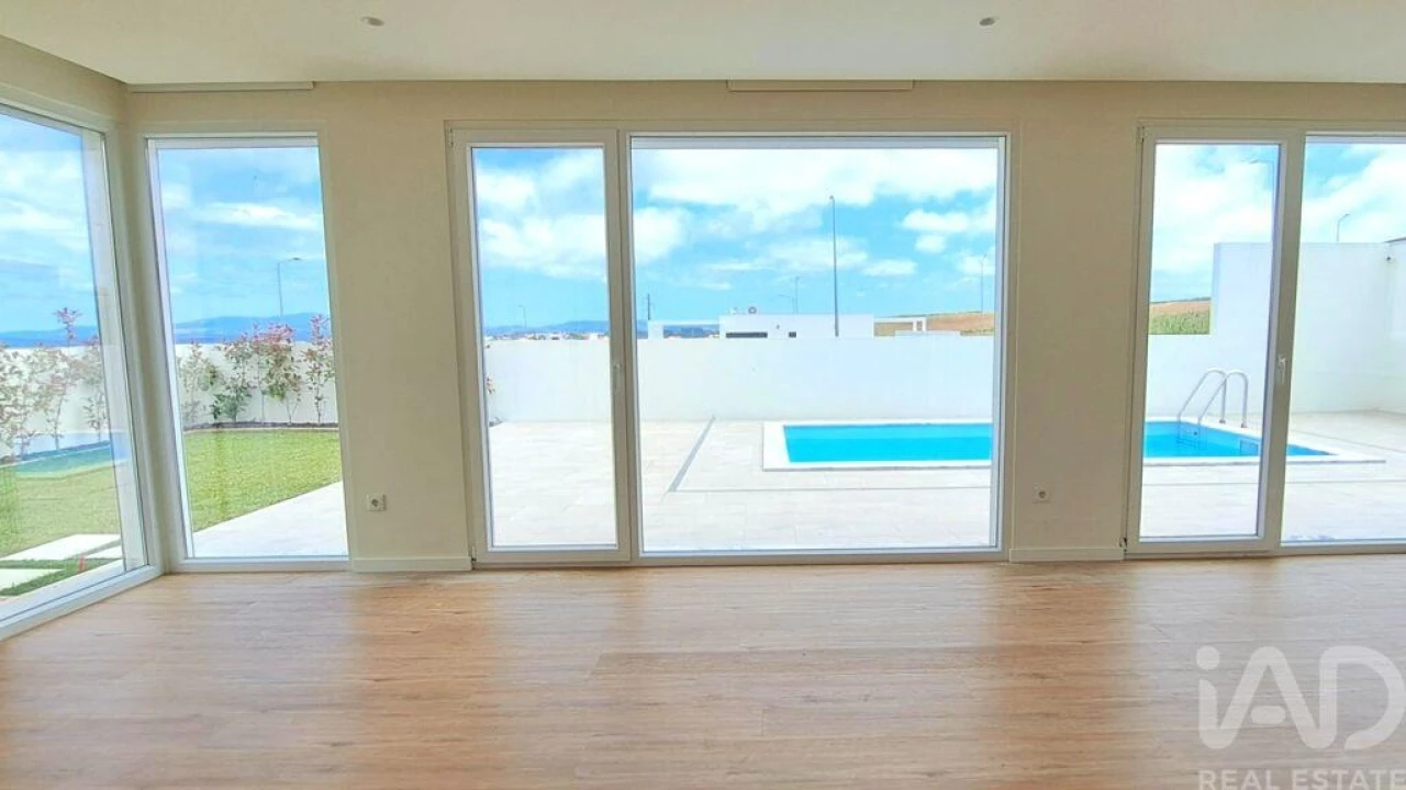 Moradia T3 para Venda em Lourinhã e Atalaia Foto 13