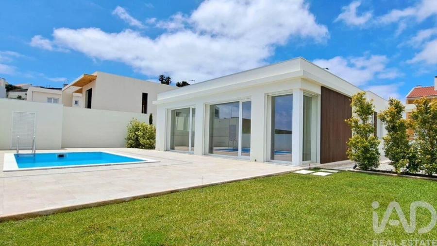 Moradia T3 para Venda em Lourinhã e Atalaia Foto 1