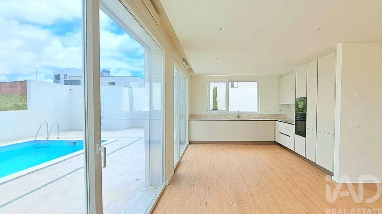 Moradia T3 para Venda em Lourinhã e Atalaia Foto 9