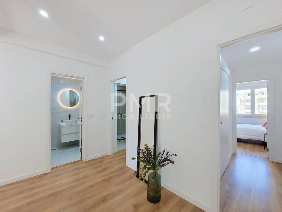 Apartamento T3 para Venda em Benfica Foto 4