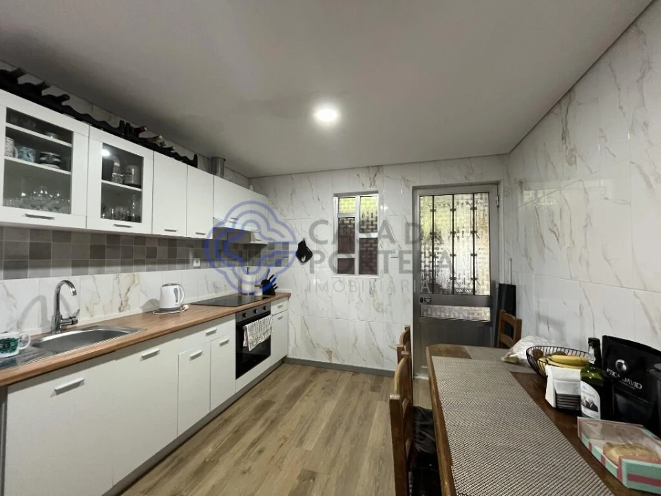 Moradia T1 para Venda em Vila de Cucujães Foto 11