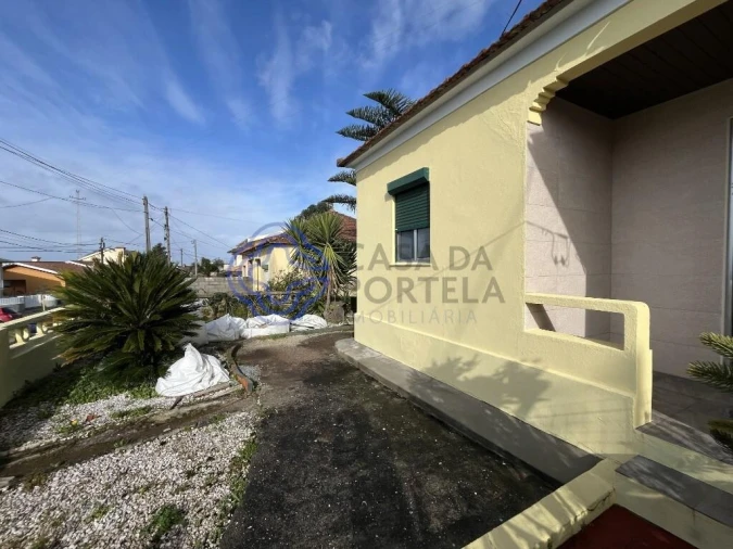 Moradia T1 para Venda em Vila de Cucujães Foto 3