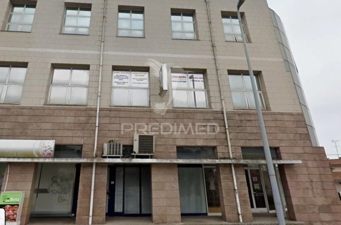 Loja para Venda em Santa Maria de Lamas Foto 1