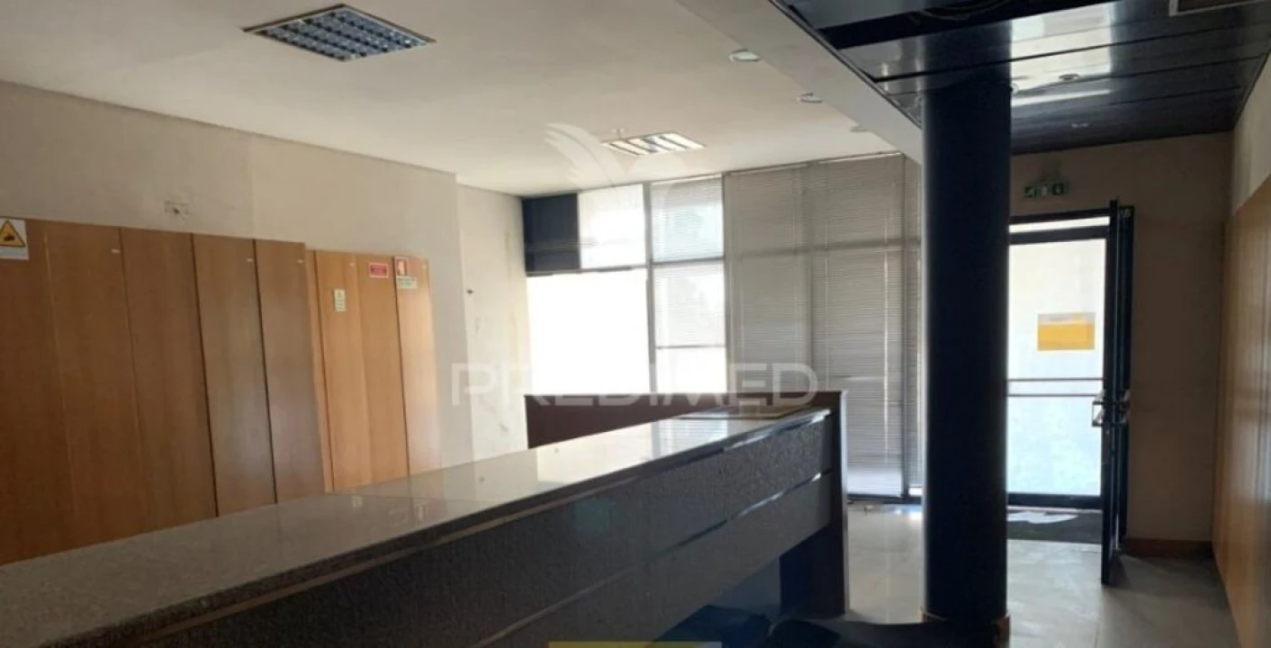 Loja para Venda em Santa Maria de Lamas Foto 6