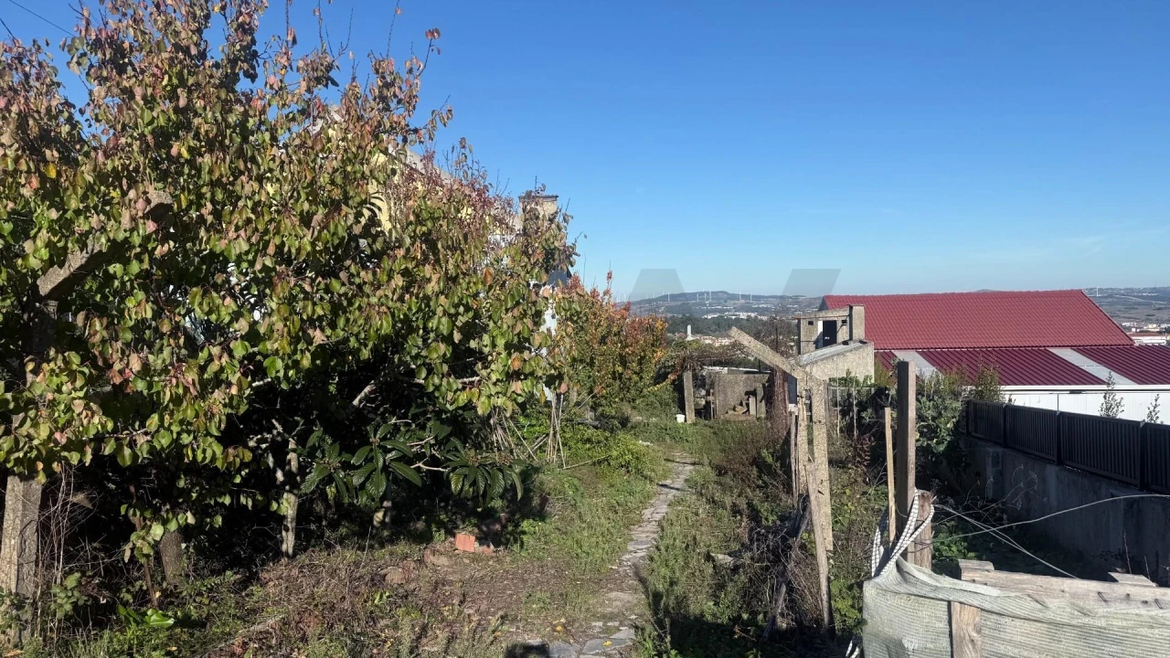 Moradia T3 para Venda em Venda do Pinheiro e Santo Estêvão das Galés Foto 8