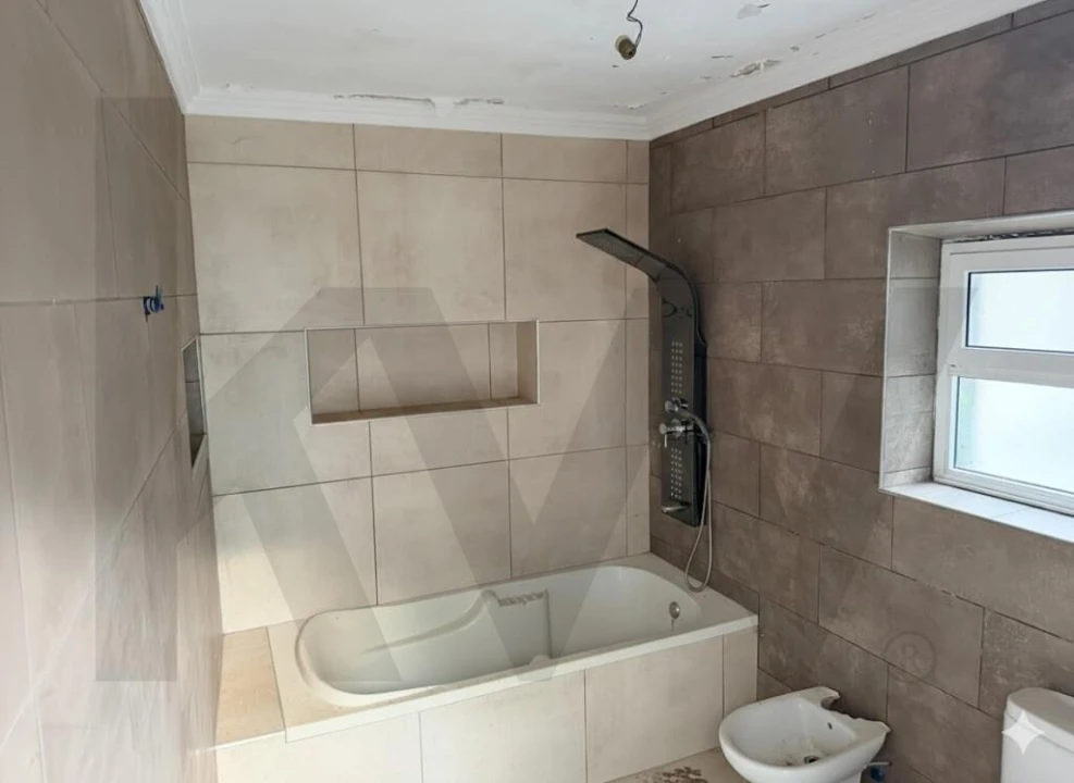 Moradia T4 para Venda em Ribeirinha Foto 7