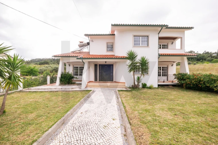 Moradia T4 para Venda em Almalagues Foto 3