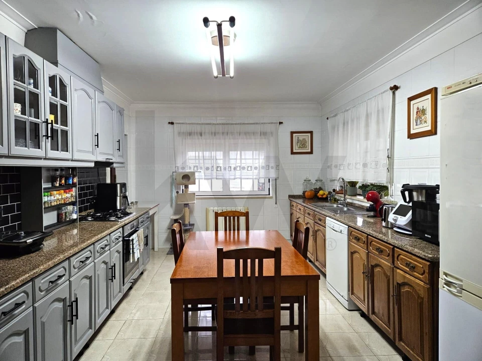 Moradia T4 para Venda em Almalagues Foto 12