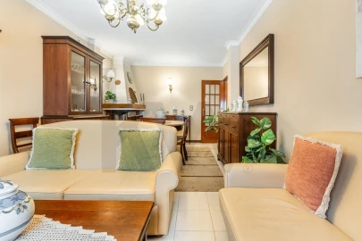 Apartamento T3 para Venda em Subportela, Deocriste e Portela Susã