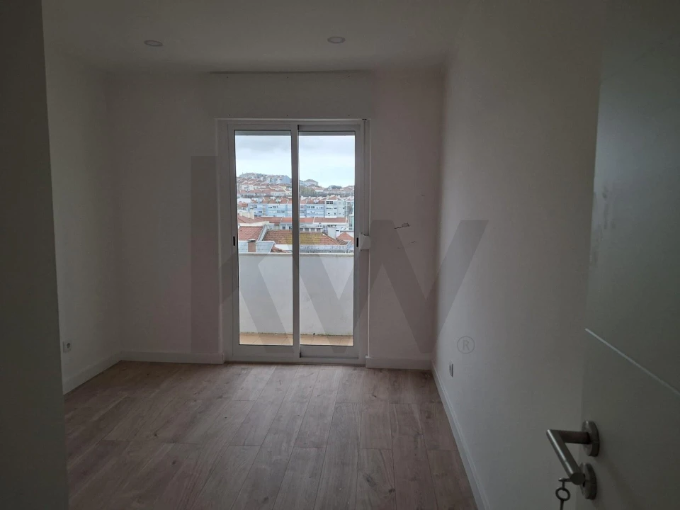 Apartamento T4 para Venda em Alfragide Foto 7