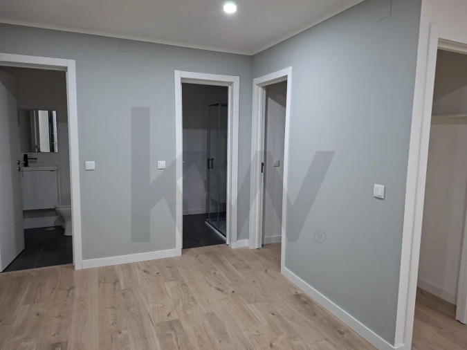 Apartamento T4 para Venda em Alfragide Foto 2