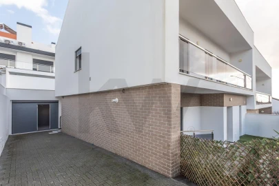 Moradia T3 para Venda em Santa Iria de Azoia, São João da Talha e Bobadela