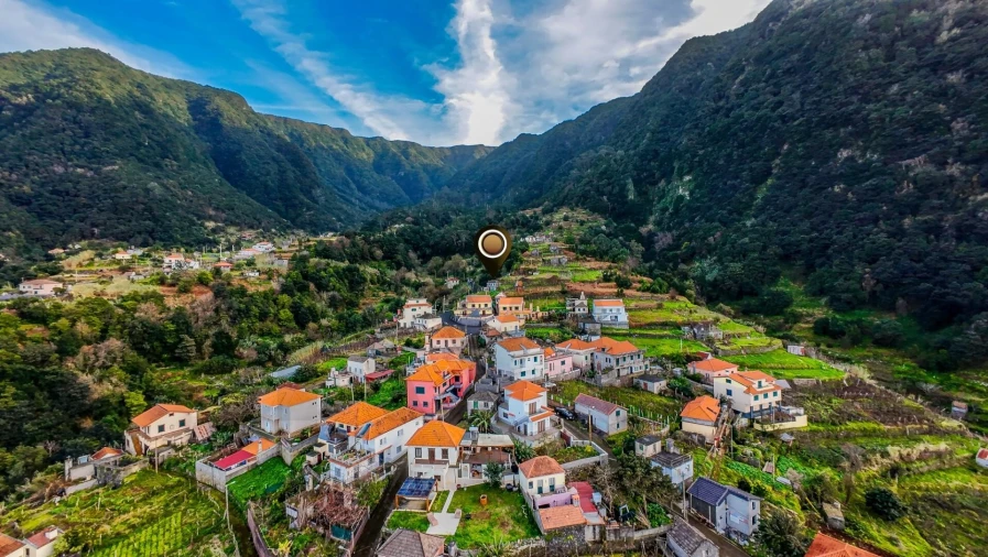 Moradia T4 para Venda em Ponta Delgada Foto 3