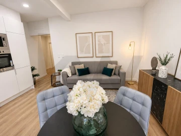 Apartamento T2 para Venda em Benfica