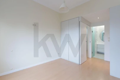 Apartamento T2 para Arrendamento em Aldoar, Foz do Douro e Nevogilde