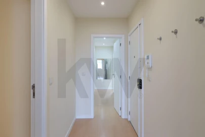 Apartamento T2 para Arrendamento em Aldoar, Foz do Douro e Nevogilde