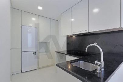 Apartamento T2 para Arrendamento em Aldoar, Foz do Douro e Nevogilde