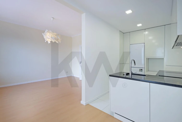 Apartamento T2 para Arrendamento em Aldoar, Foz do Douro e Nevogilde Foto 2