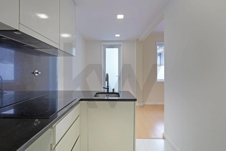 Apartamento T2 para Arrendamento em Aldoar, Foz do Douro e Nevogilde Foto 6