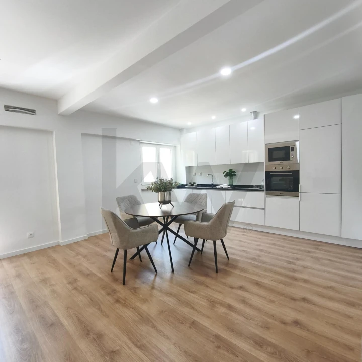 Apartamento T3 para Venda em Benfica Foto 2