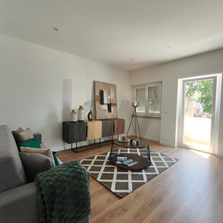 Apartamento T3 para Venda em Benfica Foto 3