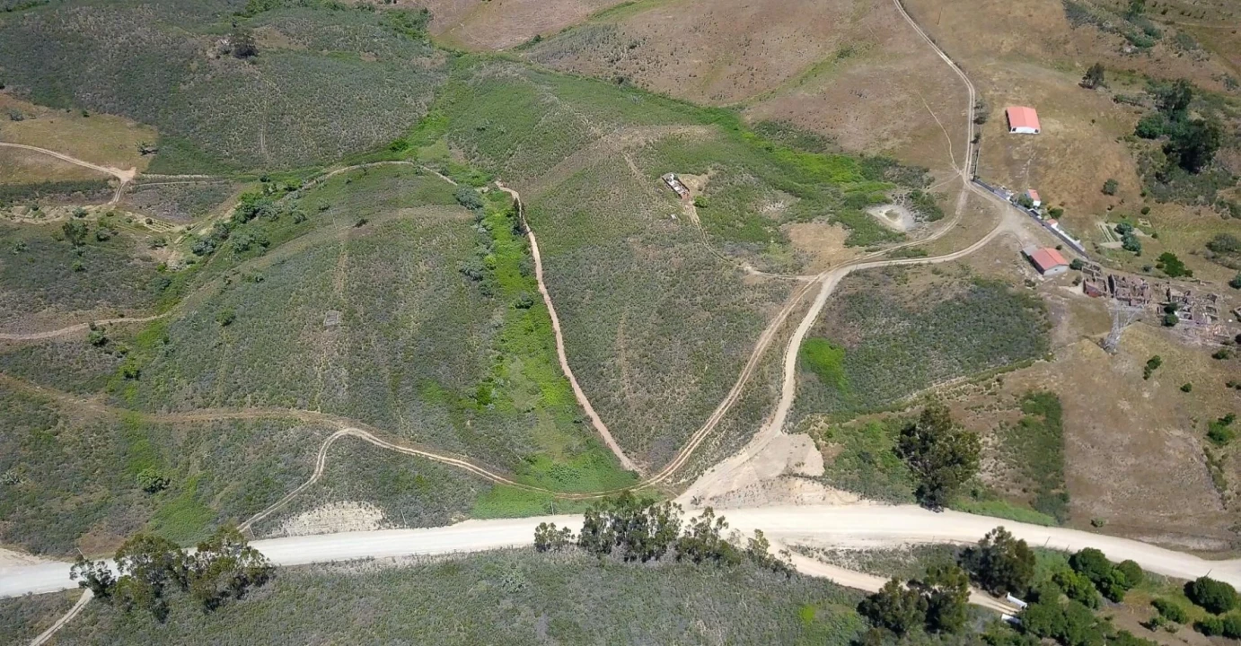 Terreno para Venda em Santana da Serra Foto 3