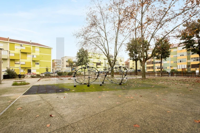 Apartamento T2 para Venda em Barreiro e Lavradio Foto 24