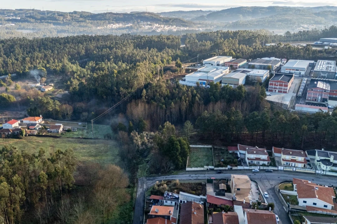 Terreno para Venda em Arrifana Foto 1