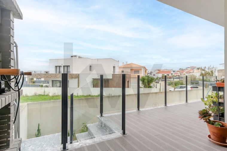 Moradia T4 para Venda em Charneca de Caparica e Sobreda Foto 36
