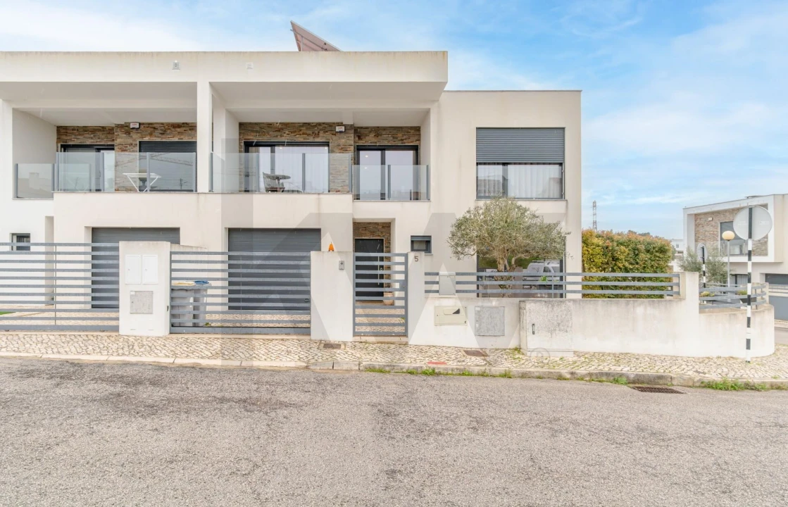 Moradia T4 para Venda em Charneca de Caparica e Sobreda Foto 50