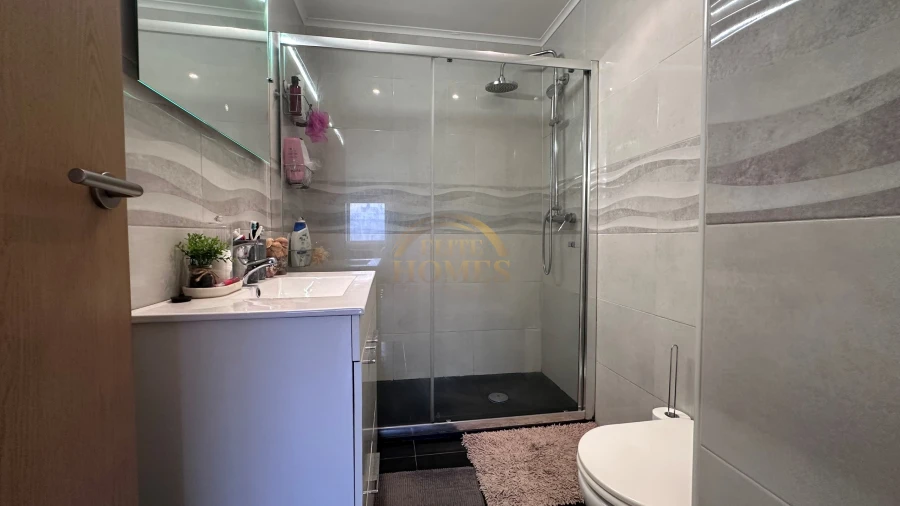 Apartamento T2 para Venda em Águas Livres Foto 16