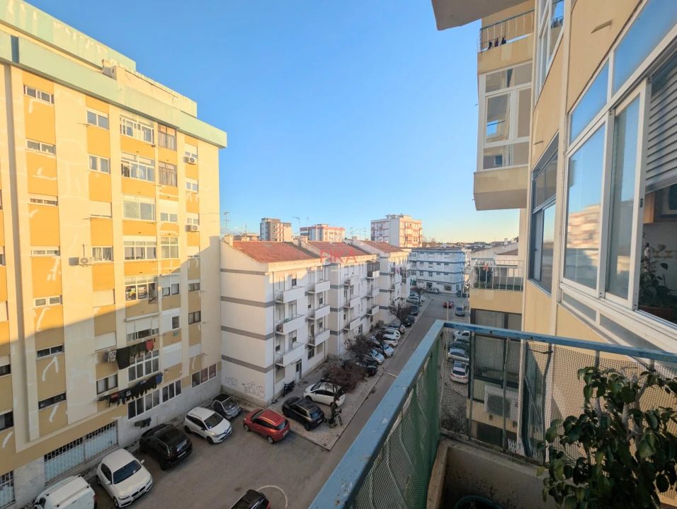 Apartamento T3 para Venda em Amora Foto 25